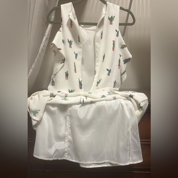 NWT Do+Be Women's Size 6 White Cactus Pattern Ruffle Sleeve Dress - Picture 14 of 14